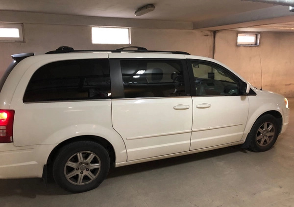Chrysler Town &amp; Country cena 32999 przebieg: 119000, rok produkcji 2008 z Krajenka małe 436